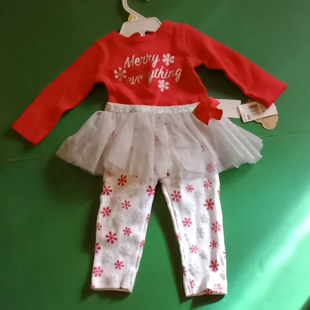 Baby Essentials 2 piece red Christmas set. 9 mths NWT